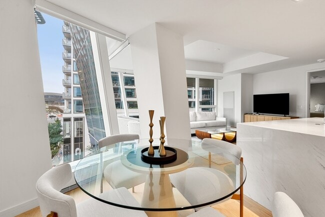 Building Photo - 150 Seaport Blvd