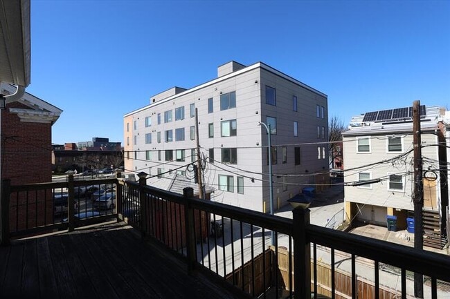 Building Photo - 1108 Orren St NE