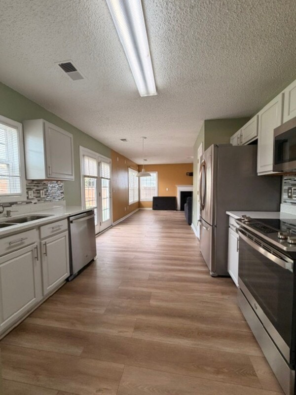 Building Photo - 25 Willow Hurst Ct