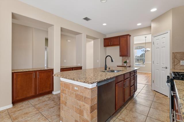 Building Photo - 810 Highland Hills Dr