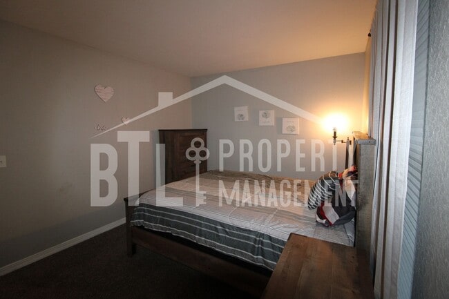 Building Photo - REDUCED PRICE! Fully Furnished One Bedroom...