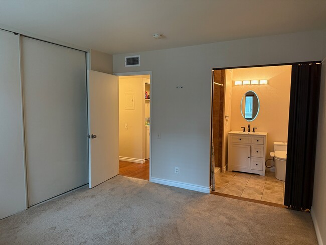 Building Photo - 20279 Green Hill Ln