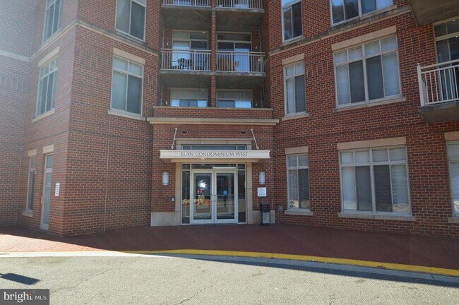 Building Photo - 4490 Market Commons Dr