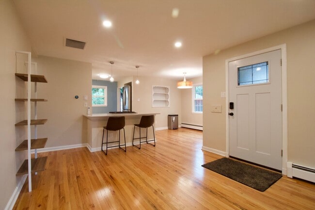 Building Photo - Sunny Sunnyside Bungalow with Finished Basement & Private Backyard Retreat