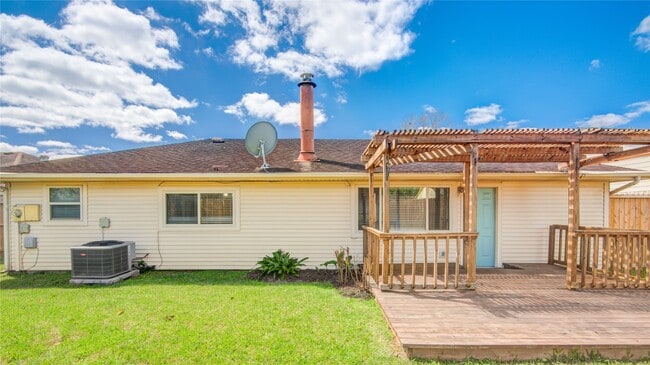 Building Photo - 16739 Selder Dr