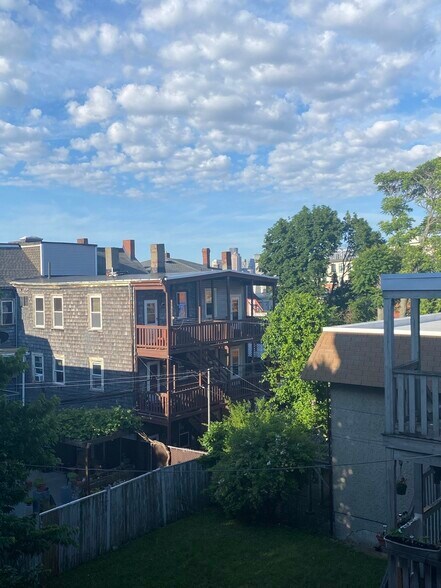 Building Photo - 39 Lexington St