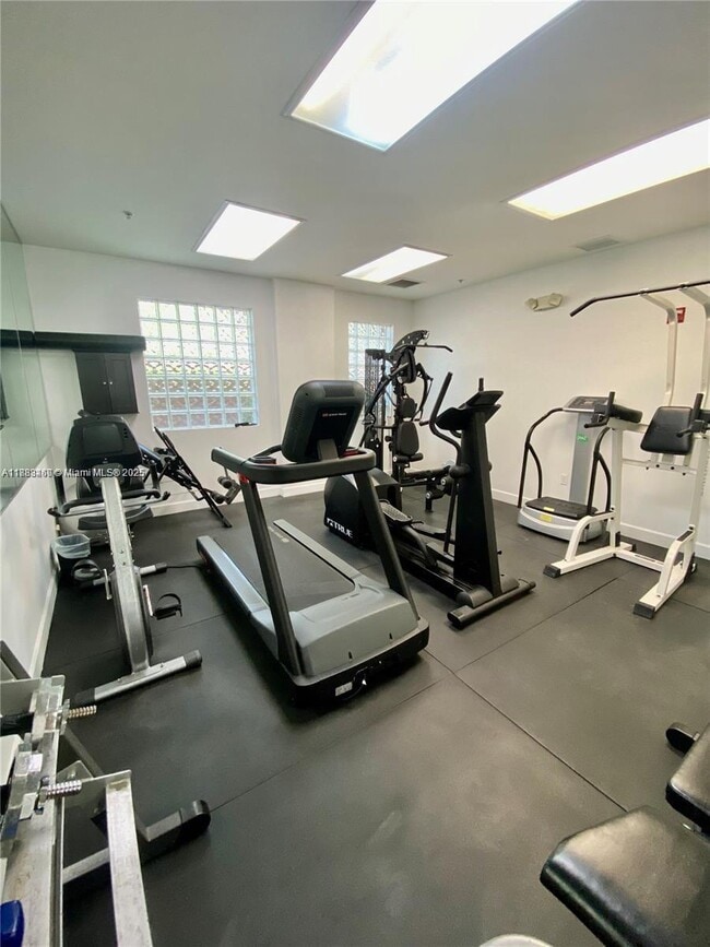 Building Photo - 2630 SW 28th St