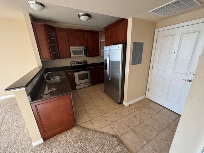Building Photo - 2 bed/2 bath 4th Floor Unit in Cherry Creek! Covered Parking & Laundry Included!