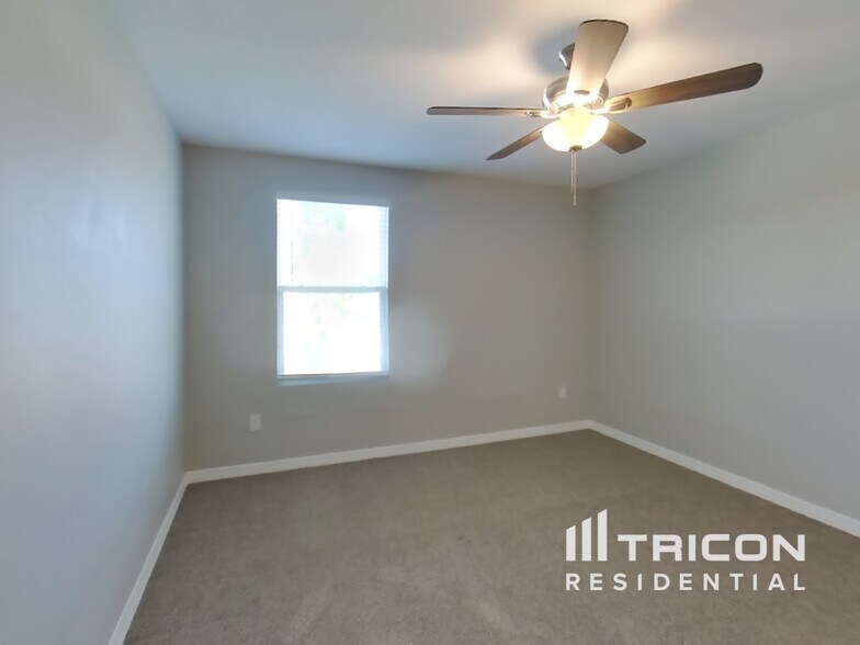 Building Photo - 5597 Raymond Way