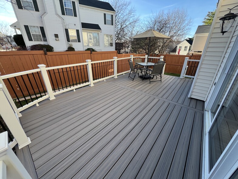 Building Photo - 14205 Brenham Dr