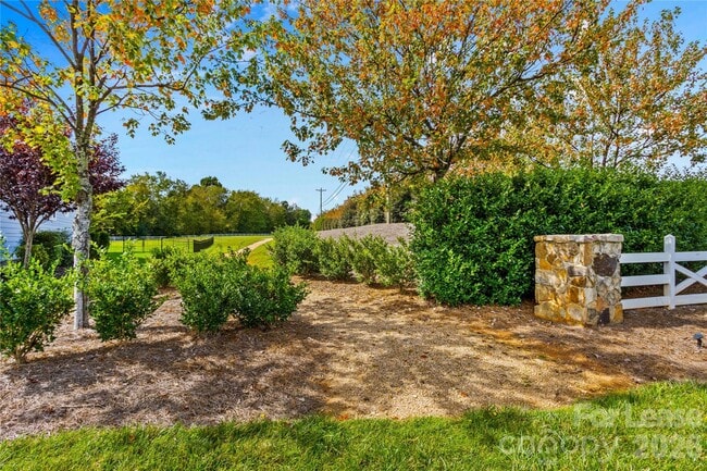 Building Photo - 106 Slocumb Ln