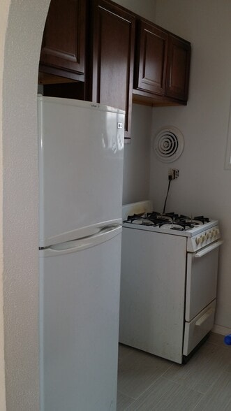 Building Photo - 231 Columbus Pl