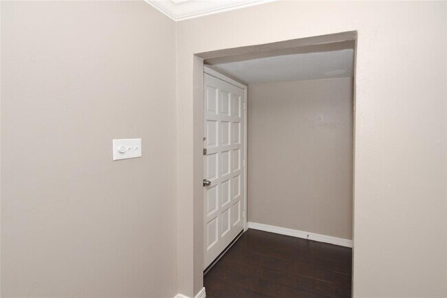 Building Photo - 7703 Mosewood St