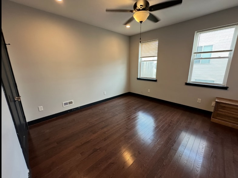 Building Photo - 2711 Latona St