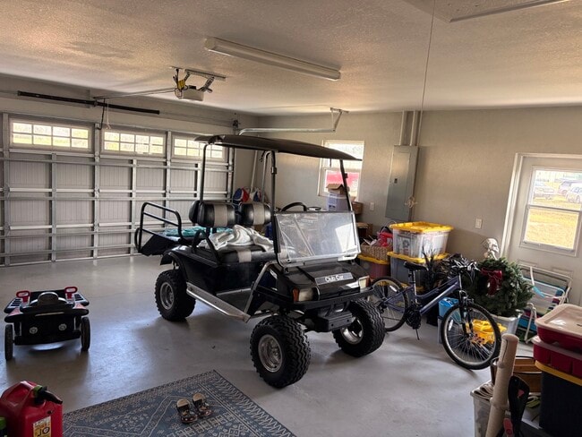 Building Photo - 7087 Strafford Oaks Dr