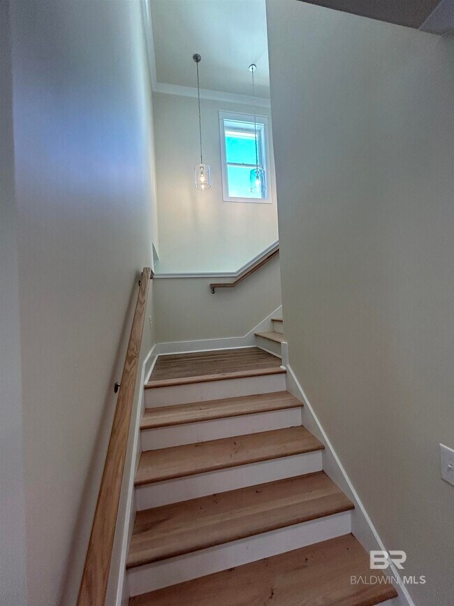 Building Photo - 5126 Pine Rd