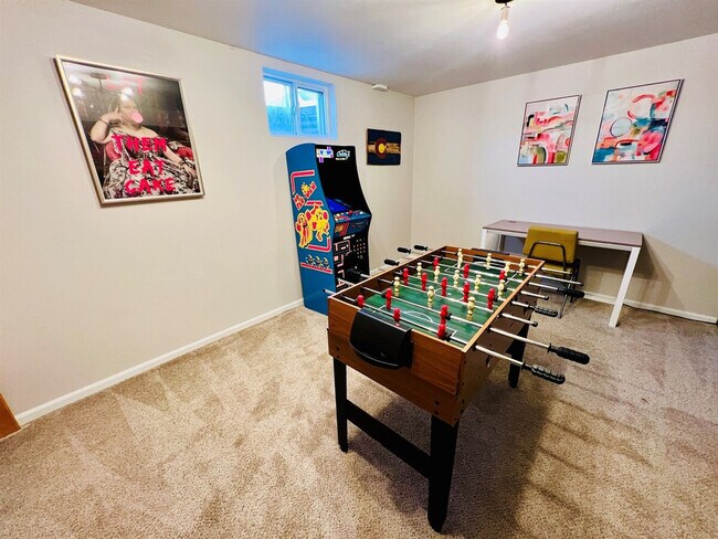 Building Photo - 7012 Ingalls St