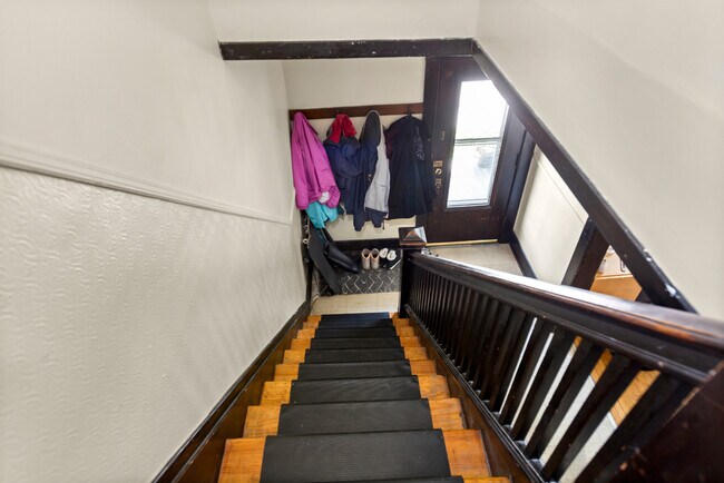 Building Photo - 123 Adams St