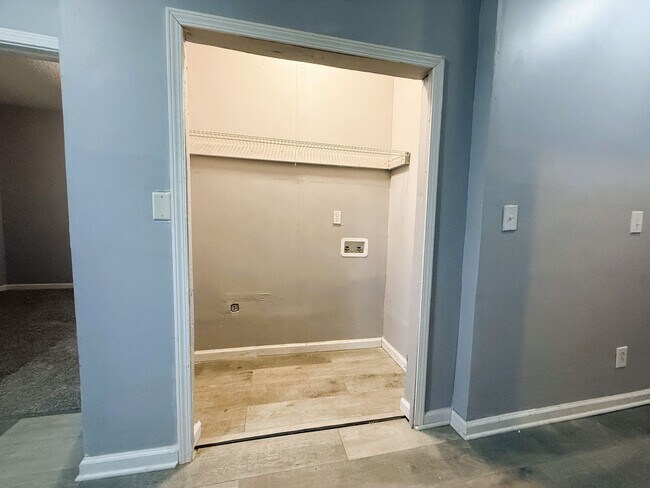 Building Photo - 5345 Wells Ave