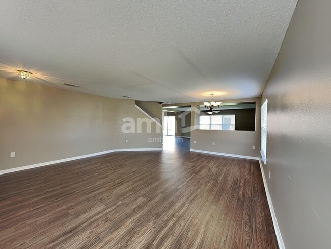 Building Photo - 309 Verdi St