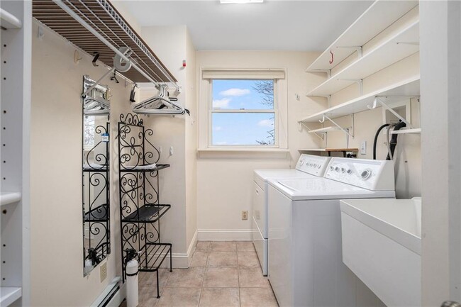 Building Photo - 14 Betty Hill Rd