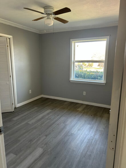 Building Photo - 1509 Greentree Ln