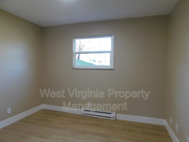 Building Photo - 98 Goodman Dr