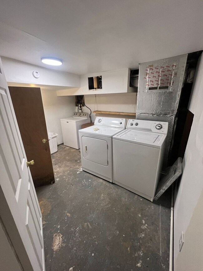 Building Photo - 425 Gibson Ave