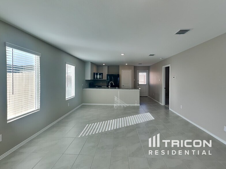 Building Photo - 11827 Mancos Trl