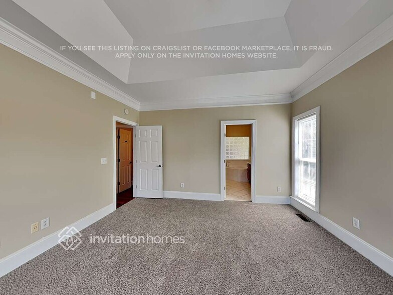 Building Photo - 9014 Sandpiper Dr