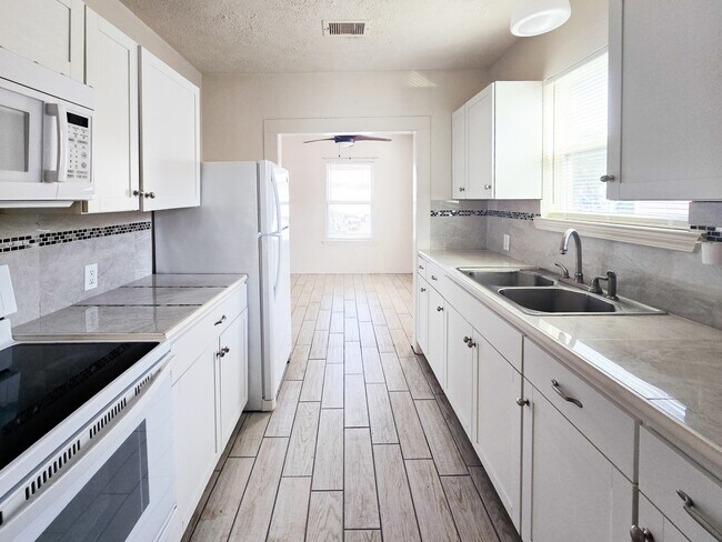 Building Photo - 5309 Avenue O