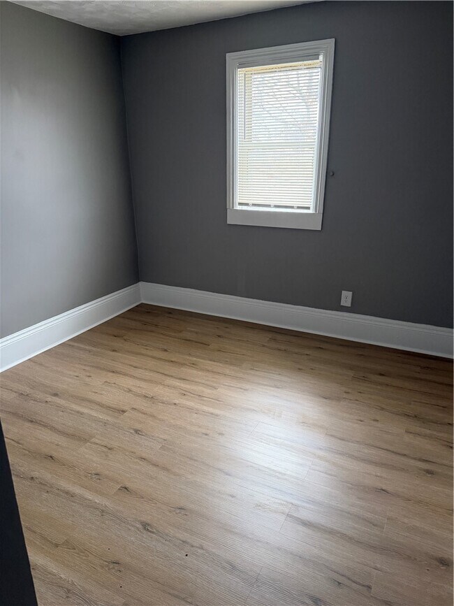 Building Photo - 43 York St