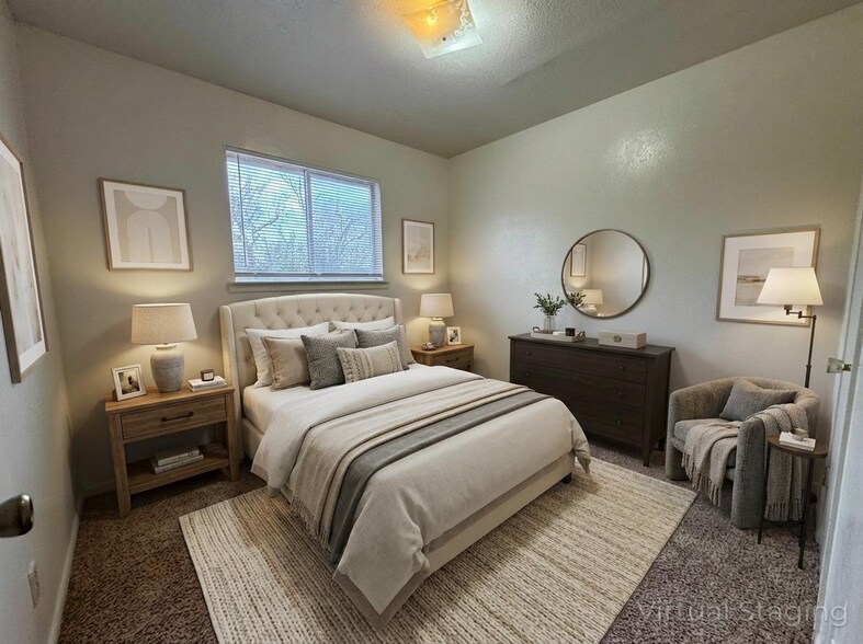 Building Photo - 228 Hold St