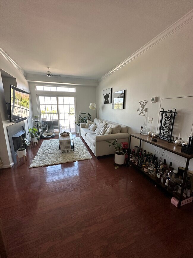 Building Photo - 2465 Army Navy Dr