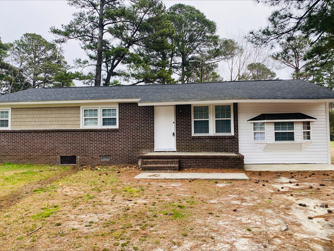 Primary Photo - 1504 N Rocky Way Dr