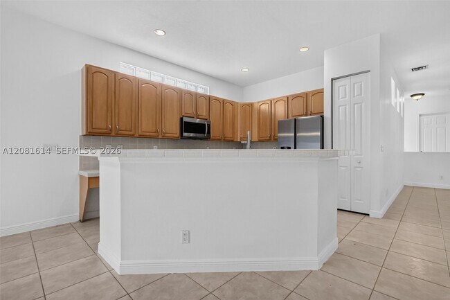 Building Photo - 5659 Via De La Plata Cir