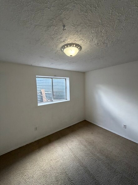 Building Photo - 5508 S 5180 W