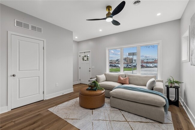 Building Photo - 169 S Union St