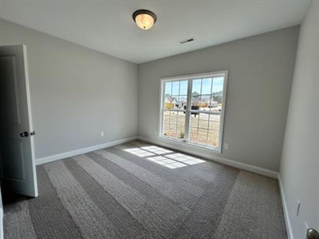 Building Photo - 9220 Current Wy SE