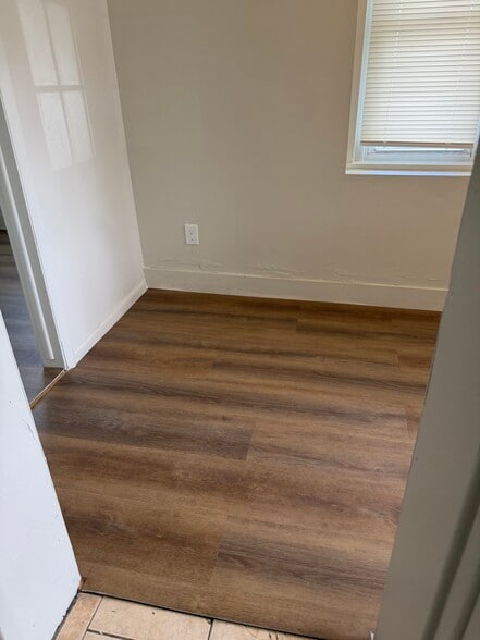 Bedrooms - 5137 Main St