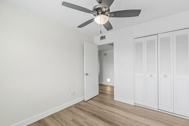 Building Photo - Wonderful East Valley Home! 4bedroom 2 Bat...