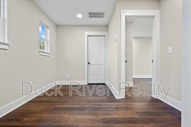 Building Photo - 119 Westover Dr