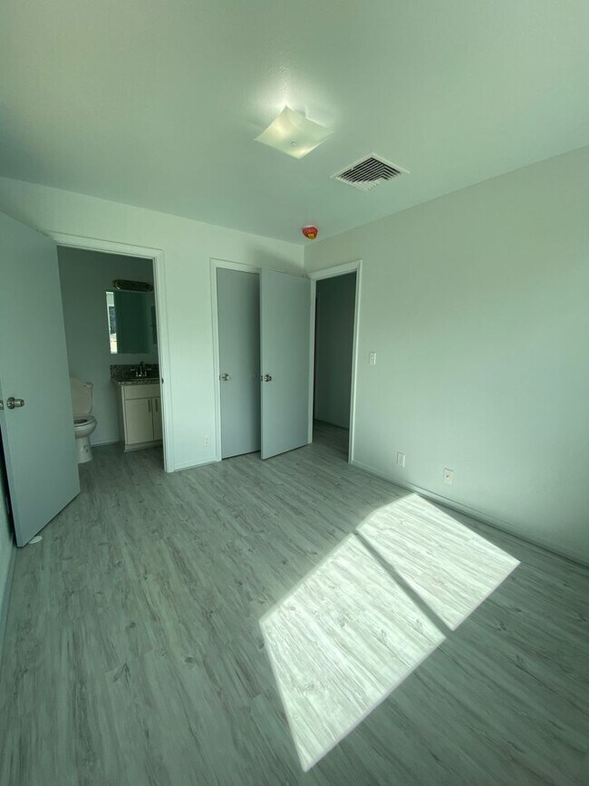 Building Photo - For Rent - 95-248 Wailawa St. A