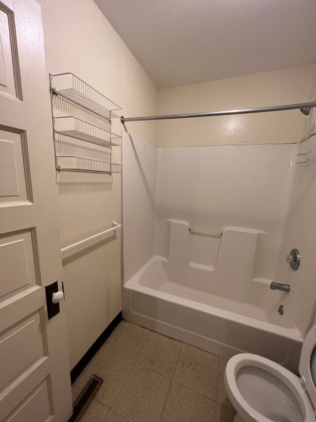 Bathroom - 568 Bird Ave