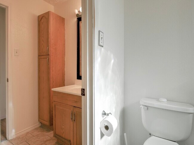 Building Photo - 1934 Feather Ridge Dr