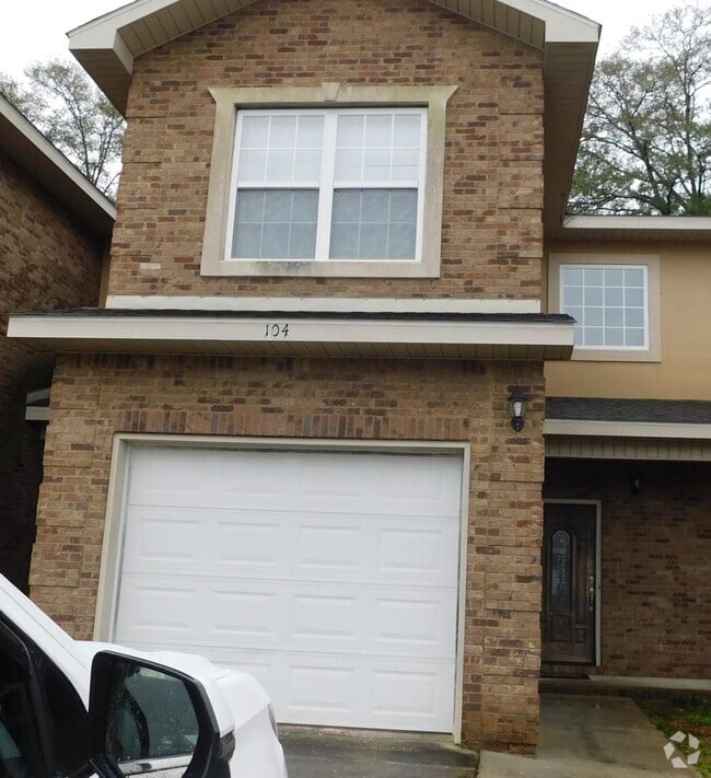 Building Photo - Eagle Landing Townhomes, Enterprise, AL