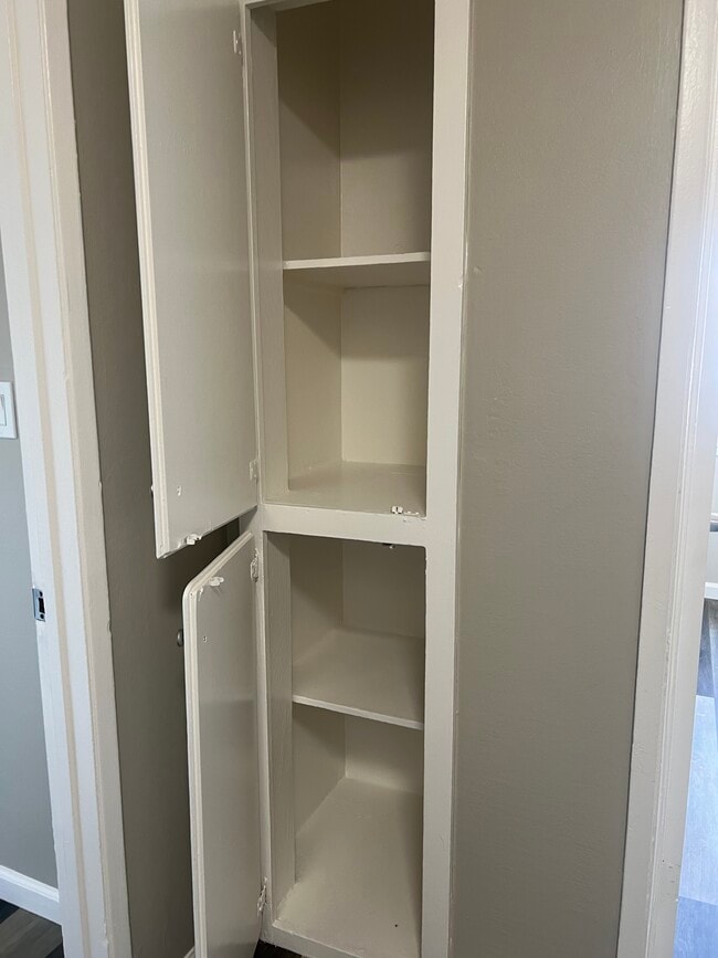 Building Photo - 2124 90th Ave