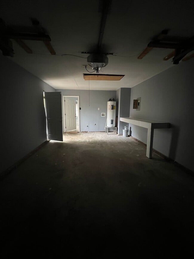 Building Photo - RENTAL HOME 3BD/2BTH