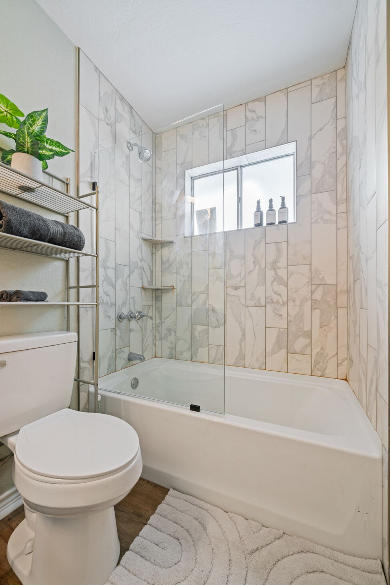 Building Photo - 2411 29th Ave N