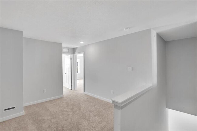 Building Photo - 126 Scotland Ln